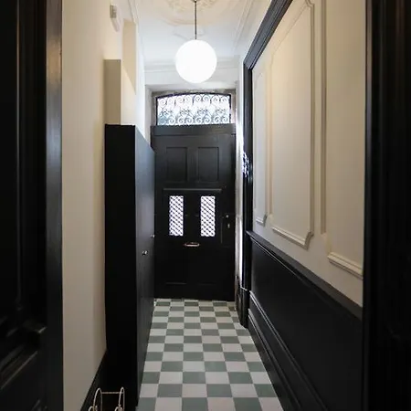 Apartment Invite - City Center - Bonjardim