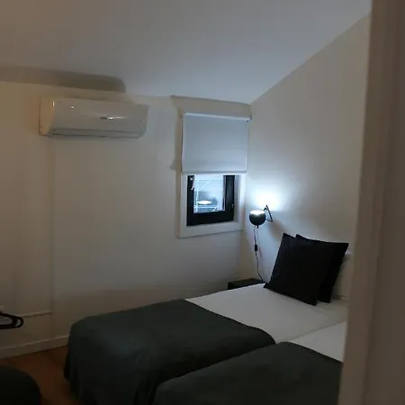 Invite - City Center - Bonjardim Apartment